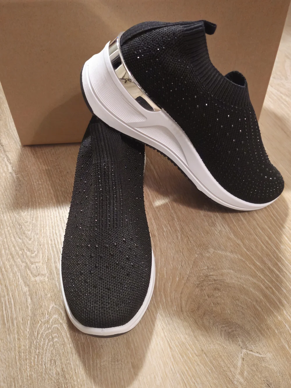 Tommy Bahama Black Slip-On Sneaker with Silver Heel Accent Size 6.5